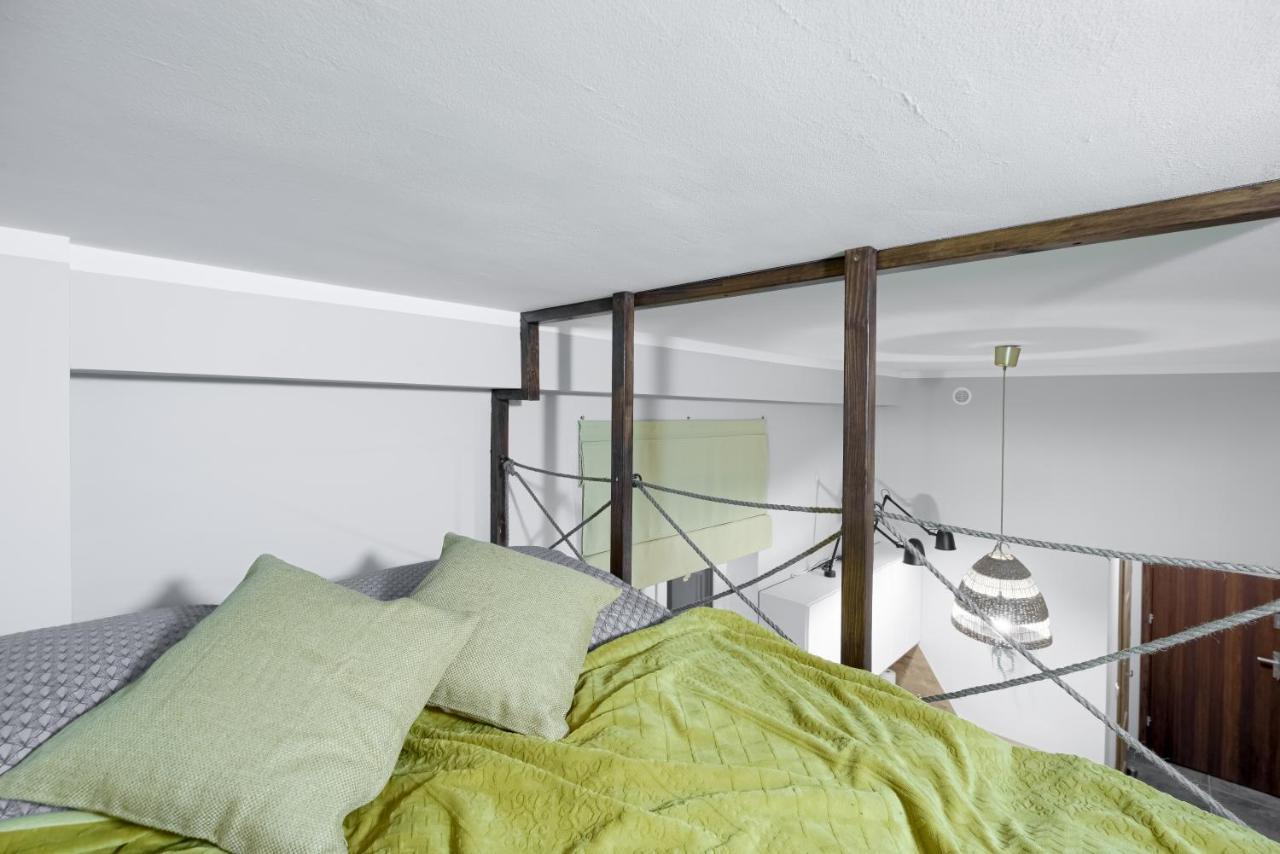 Niron Dom Z Papieru Nairobi Apartment Pila