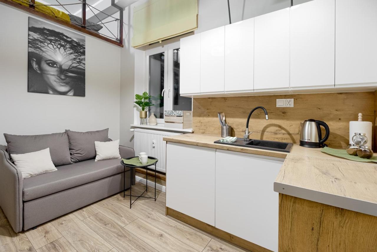 Niron Dom Z Papieru Nairobi Apartment Pila